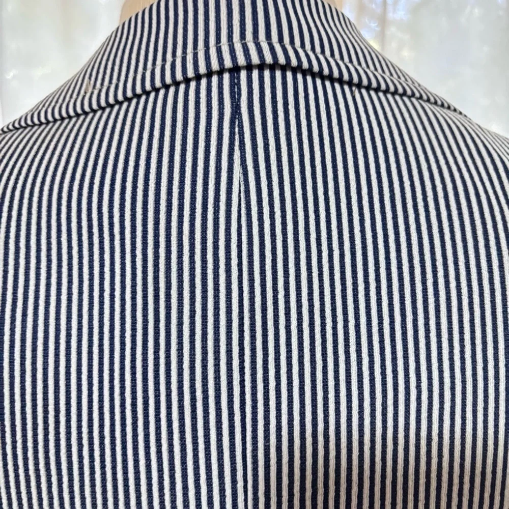 Roos Atkins Classic Blue and White Striped Blazer for Men size 39